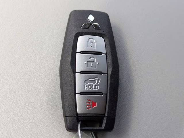 2026 Moonstone Gray Metallic Mitsubishi Outlander SE FWD SUV