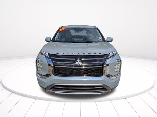 2026 Moonstone Gray Metallic Mitsubishi Outlander SE FWD SUV