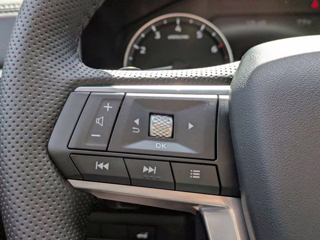 2026 Moonstone Gray Metallic Mitsubishi Outlander SE FWD SUV