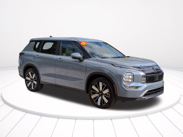 2026 Moonstone Gray Metallic Mitsubishi Outlander SE FWD SUV