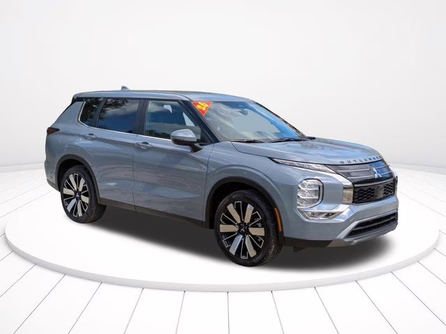 2026 Moonstone Gray Metallic Mitsubishi Outlander SE FWD SUV