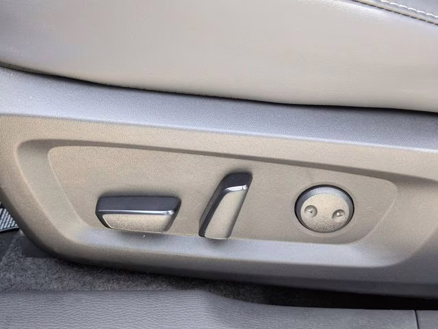 2026 Moonstone Gray Metallic Mitsubishi Outlander SE FWD SUV