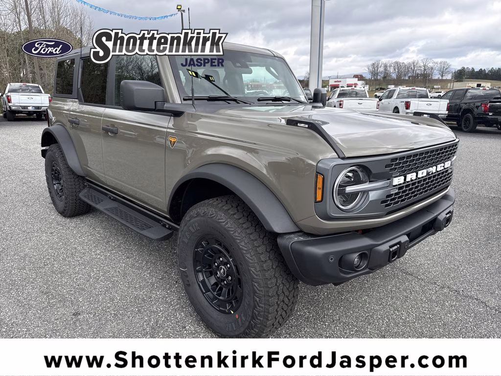 2026 Gray Ford Bronco Badlands 4X4 SUV