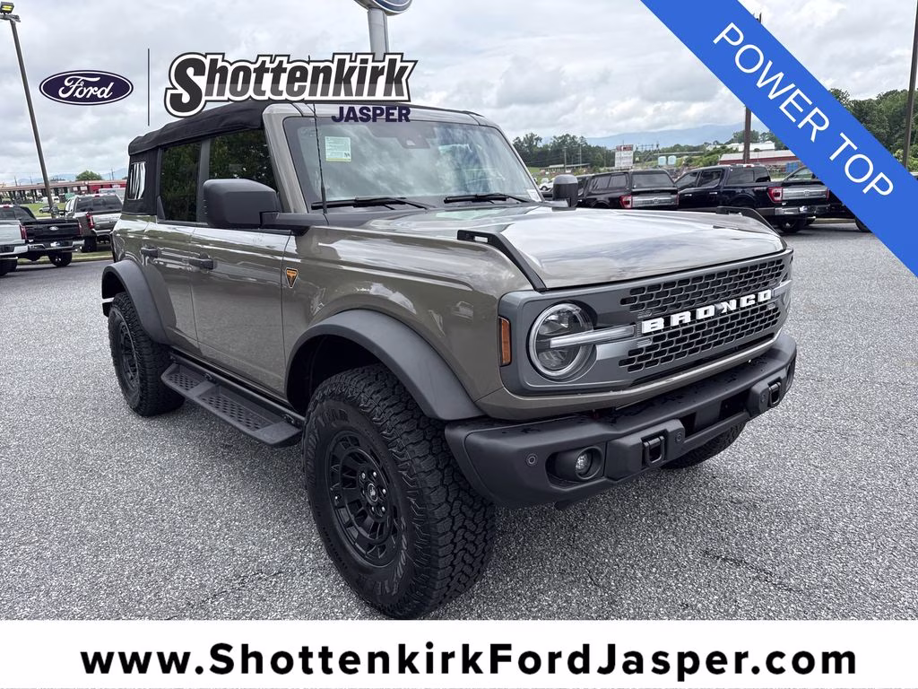 2026 Gray Ford Bronco Badlands 4X4 SUV