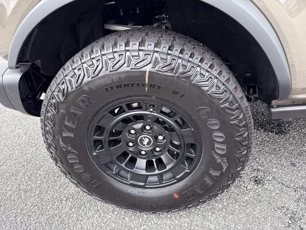 2026 Gray Ford Bronco Badlands 4X4 SUV