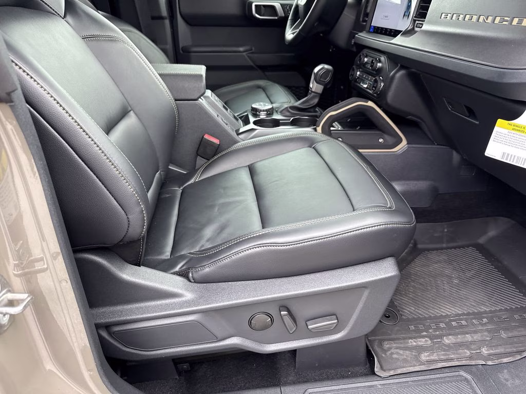 2026 Gray Ford Bronco Badlands 4X4 SUV