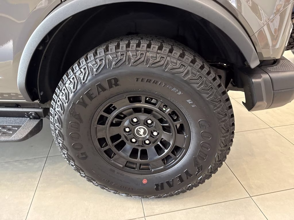 2026 Gray Ford Bronco Badlands 4X4 SUV