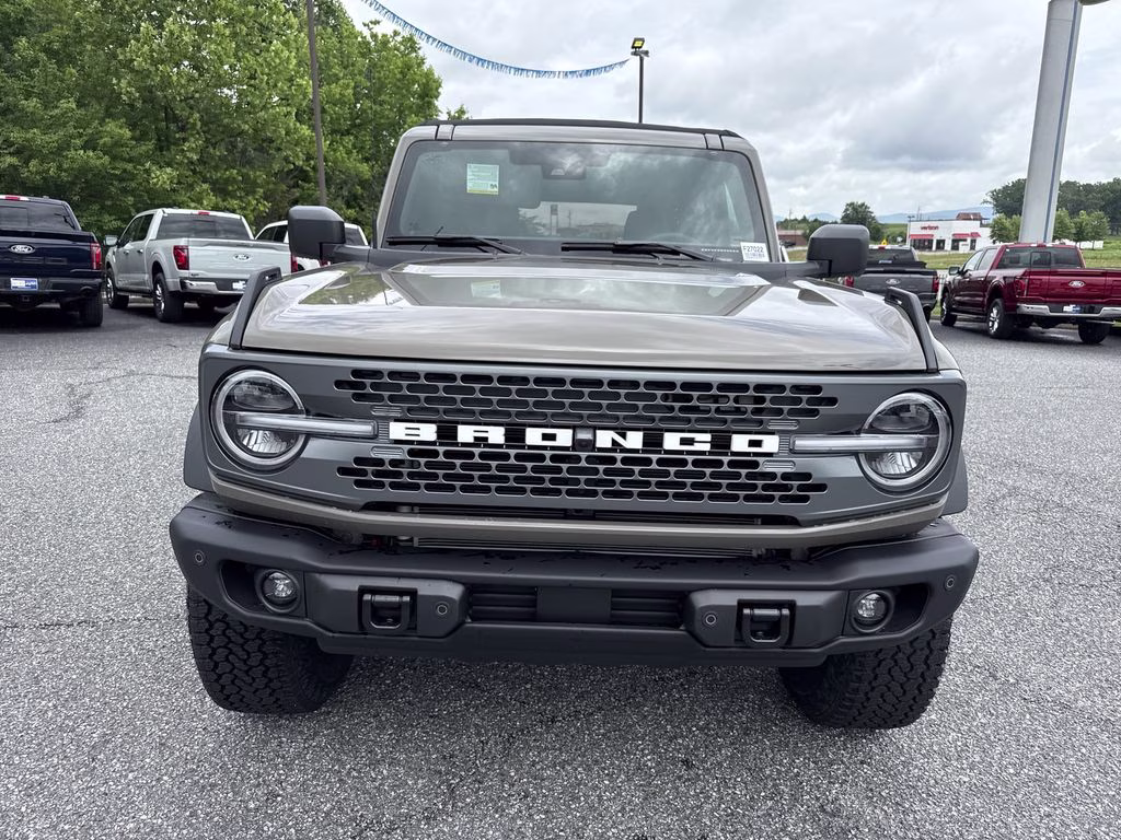 2026 Gray Ford Bronco Badlands 4X4 SUV