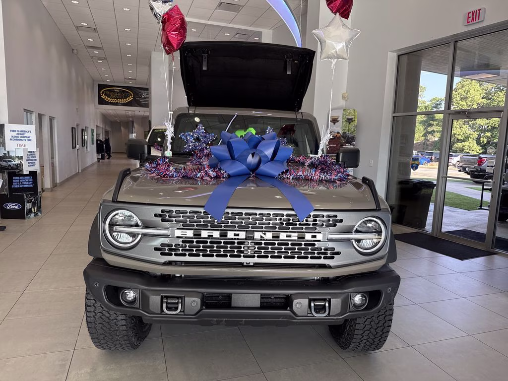 2026 Gray Ford Bronco Badlands 4X4 SUV