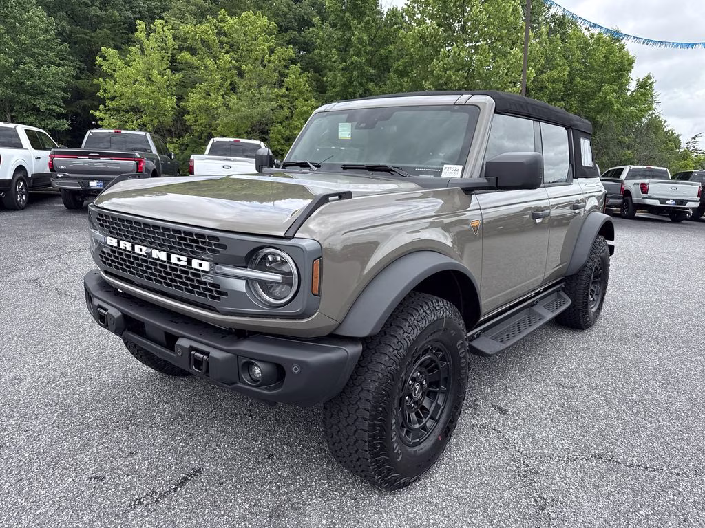 2026 Gray Ford Bronco Badlands 4X4 SUV
