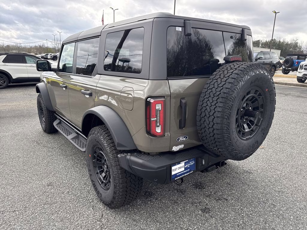 2026 Gray Ford Bronco Badlands 4X4 SUV