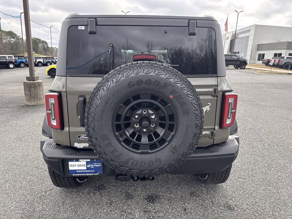 2026 Gray Ford Bronco Badlands 4X4 SUV
