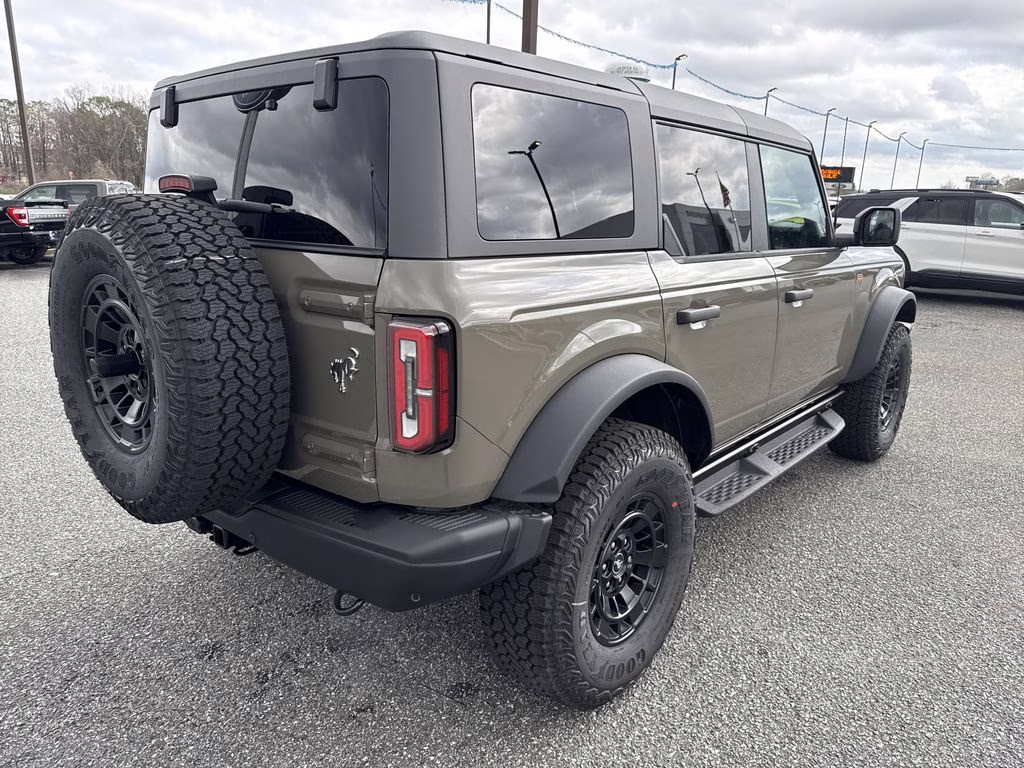 2026 Gray Ford Bronco Badlands 4X4 SUV