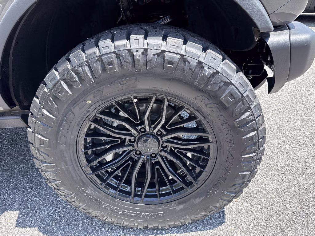 2026 Gray Ford Bronco Badlands 4X4 SUV
