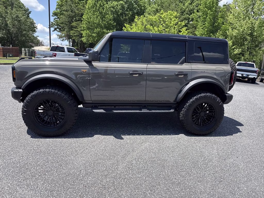 2026 Gray Ford Bronco Badlands 4X4 SUV