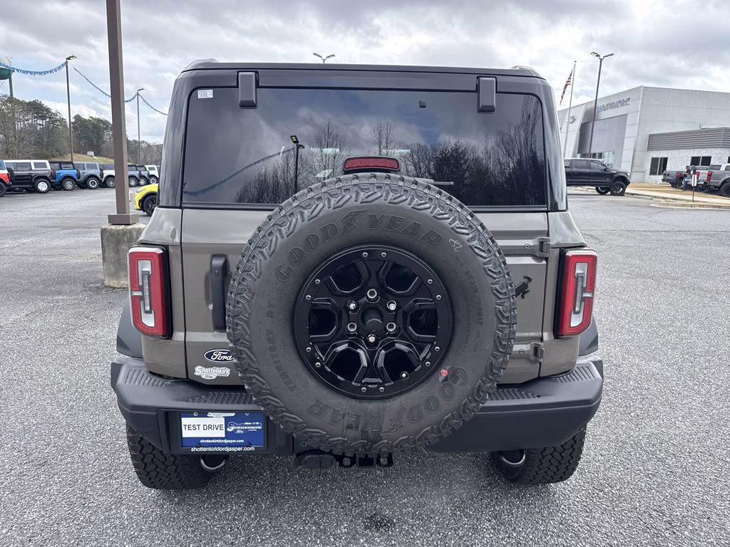 2026 Gray Ford Bronco Badlands 4X4 SUV