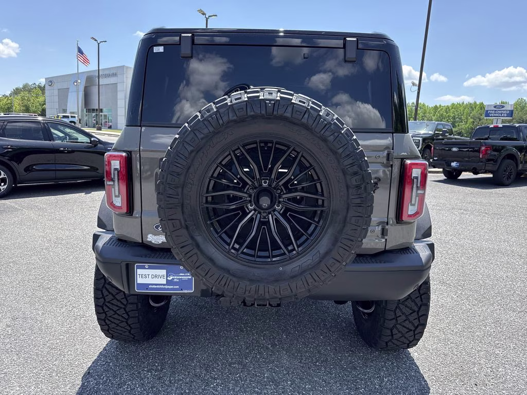 2026 Gray Ford Bronco Badlands 4X4 SUV