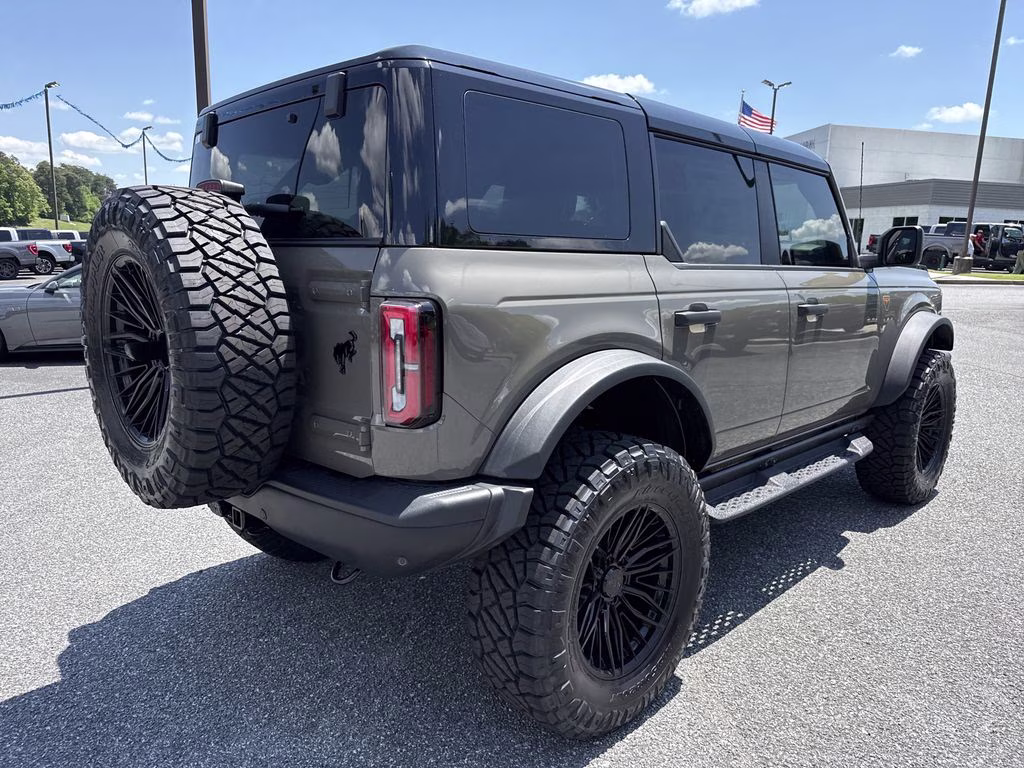 2026 Gray Ford Bronco Badlands 4X4 SUV