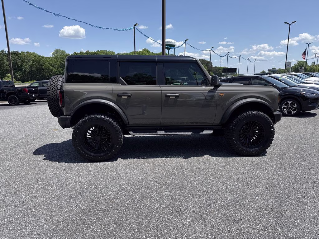 2026 Gray Ford Bronco Badlands 4X4 SUV