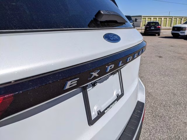 2026 White Ford Explorer Active RWD SUV