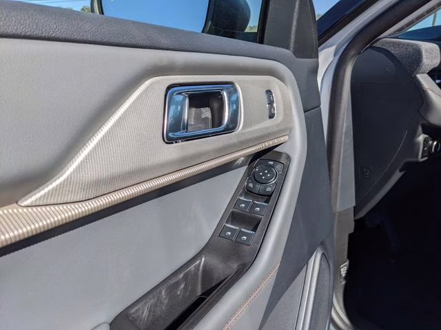 2026 White Ford Explorer Active RWD SUV