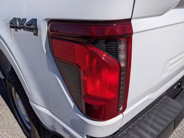 2025 Oxford White Ford F-150 XL 4X4 Truck