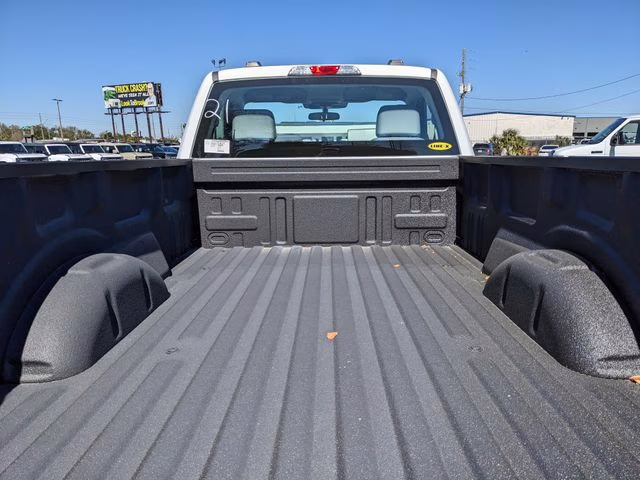 2025 Oxford White Ford F-150 XL 4X4 Truck