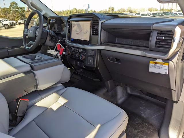 2025 Oxford White Ford F-150 XL 4X4 Truck