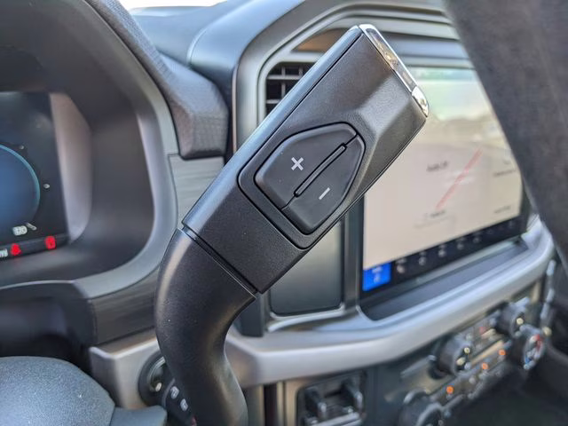 2025 Oxford White Ford F-150 XL 4X4 Truck