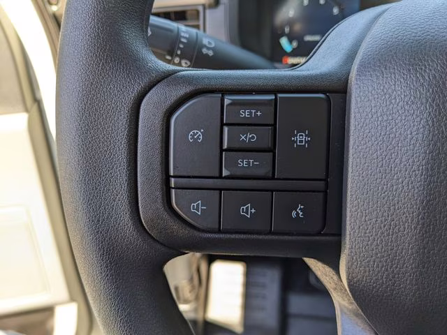 2025 Oxford White Ford F-150 XL 4X4 Truck