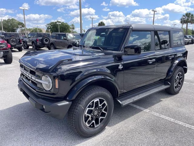 2026 Shadow Black Ford Bronco Outer Banks 4X4 Convertible