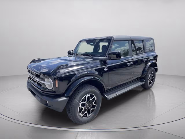 2026 Shadow Black Ford Bronco Outer Banks 4X4 Convertible