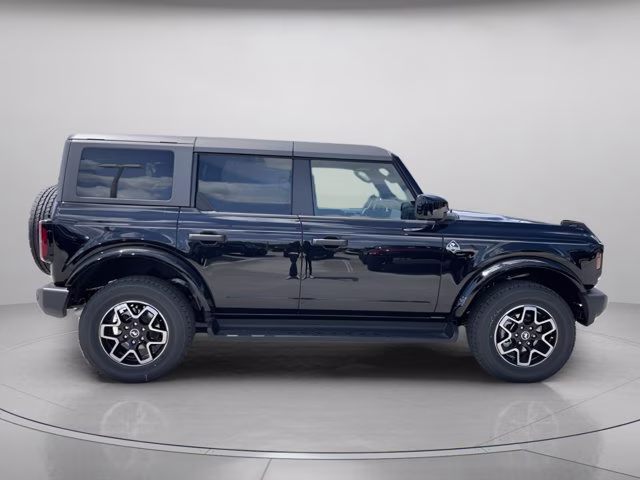 2026 Shadow Black Ford Bronco Outer Banks 4X4 Convertible