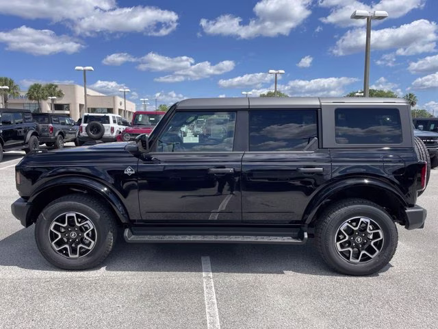 2026 Shadow Black Ford Bronco Outer Banks 4X4 Convertible