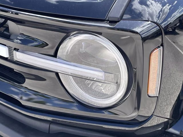 2026 Shadow Black Ford Bronco Outer Banks 4X4 Convertible