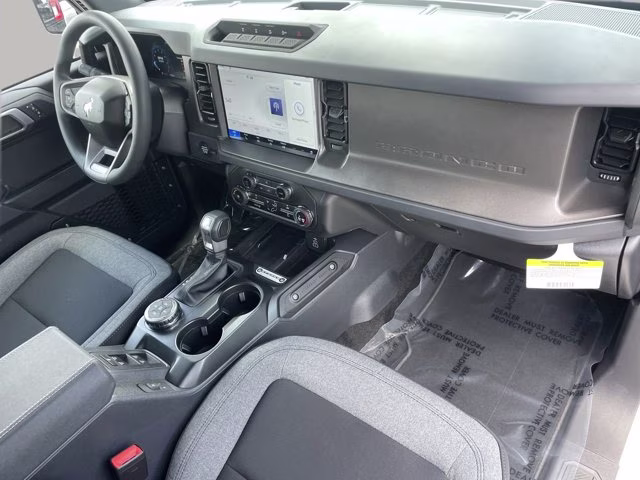 2026 Oxford White Ford Bronco Base 4X4 Convertible