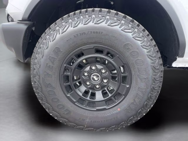 2026 Oxford White Ford Bronco Base 4X4 Convertible
