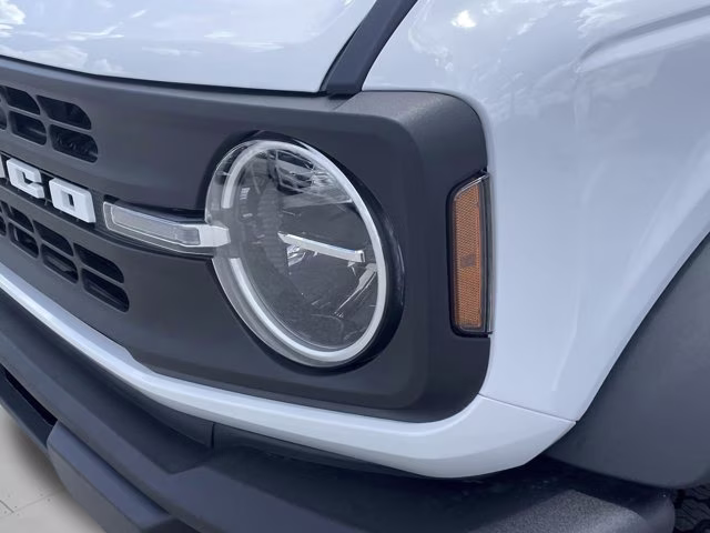 2026 Oxford White Ford Bronco Base 4X4 Convertible