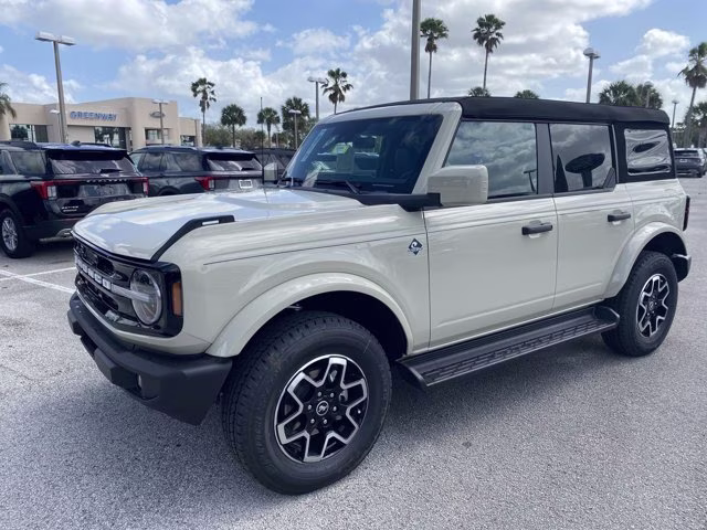 2026 Desert Sand Ford Bronco Outer Banks 4X4 Convertible