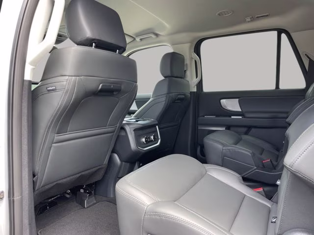 2026 Space Silver Metallic Ford Expedition Max Active RWD SUV