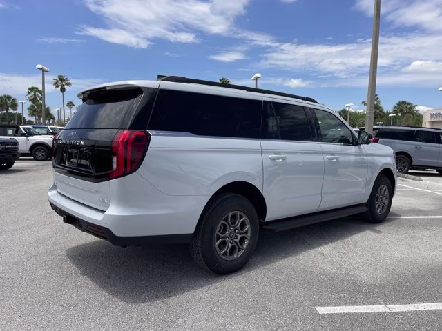 2026 Space Silver Metallic Ford Expedition Max Active RWD SUV