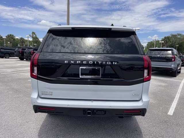 2026 Space Silver Metallic Ford Expedition Max Active RWD SUV