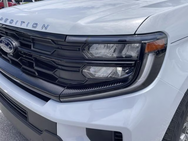 2026 Space Silver Metallic Ford Expedition Max Active RWD SUV