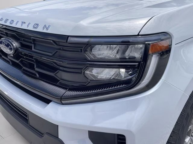 2026 Space Silver Metallic Ford Expedition Max Active RWD SUV