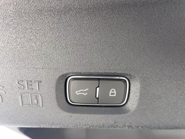 2026 Space Silver Metallic Ford Expedition Max Active RWD SUV