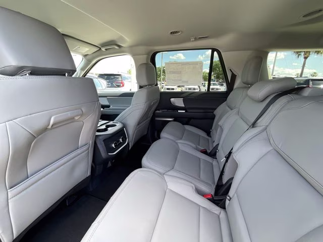 2026 Oxford White Ford Expedition Max Active RWD SUV