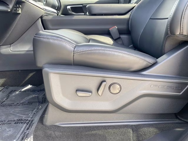 2026 Agate Black Metallic Ford Expedition Max Platinum 4X4 SUV