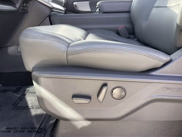 2026 Star White Metallic Tri-Coat Ford Expedition Active RWD SUV