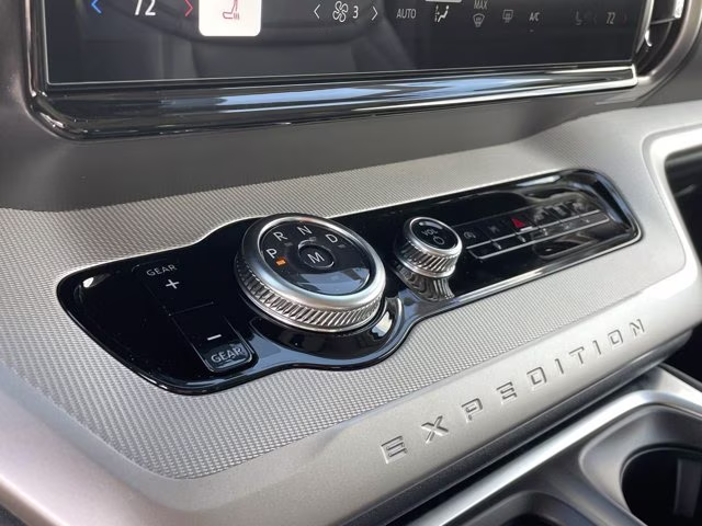 2026 Star White Metallic Tri-Coat Ford Expedition Active RWD SUV