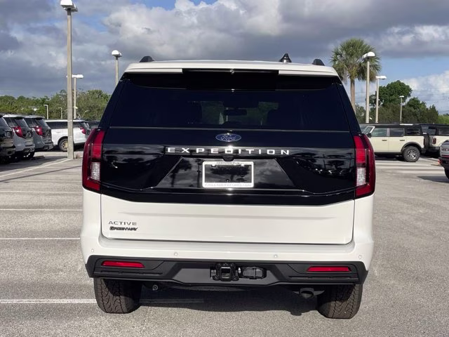 2026 Star White Metallic Tri-Coat Ford Expedition Active RWD SUV